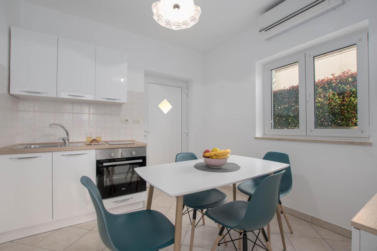 Apartment Lucija, Stinjan Пула Экстерьер фото
