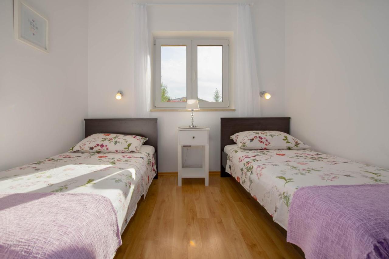 Apartment Lucija, Stinjan Пула Экстерьер фото
